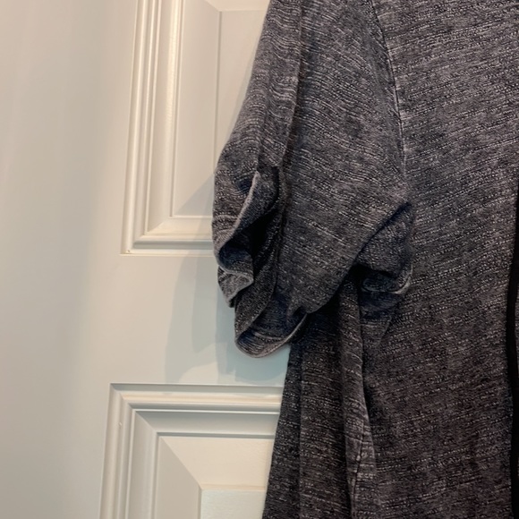 💜5/$25💜Gilded Intent top From Buckle - Picture 3 of 6